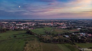 Dronowo zachód słońca